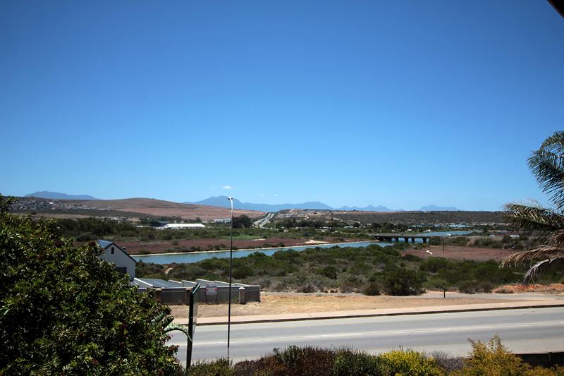 4 Bedroom Property for Sale in Hartenbos Heuwels Western Cape